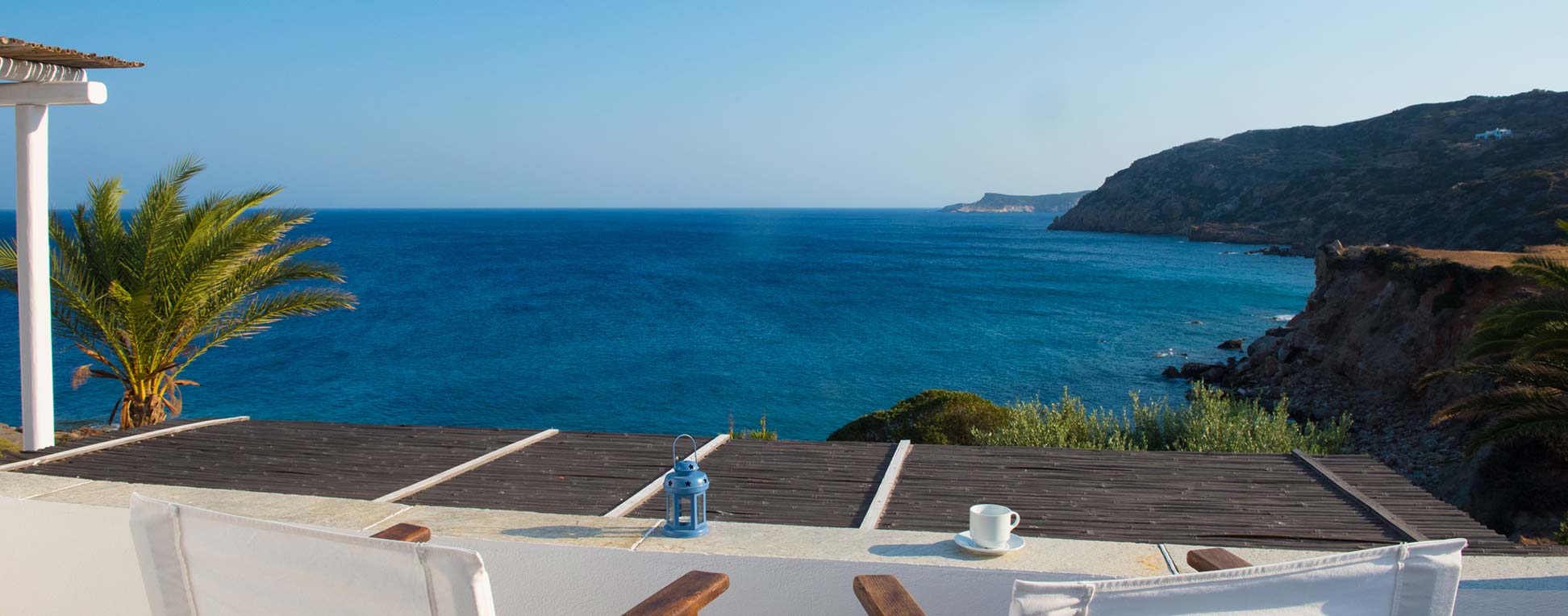 Μαγευτική θέα στη θάλασσα από τη Χρυσοπηγή Σίφνου